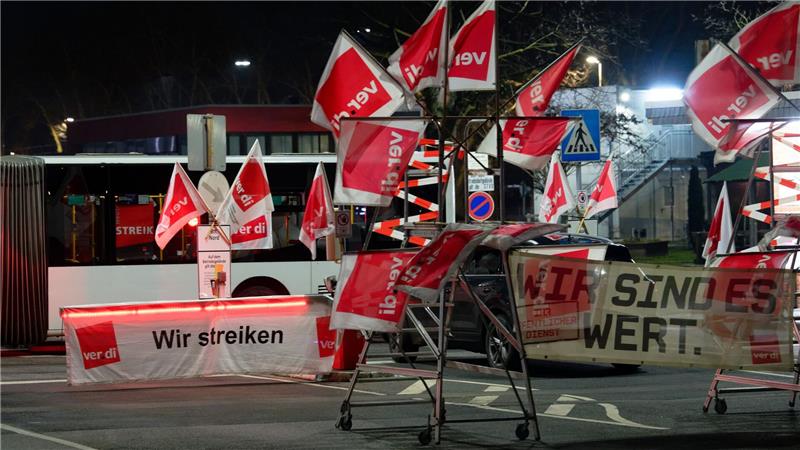 Der Warnstreik ist Teil der laufenden Tarifverhandlungen für die Beschäftigten im kommunalen Nahverkehr.