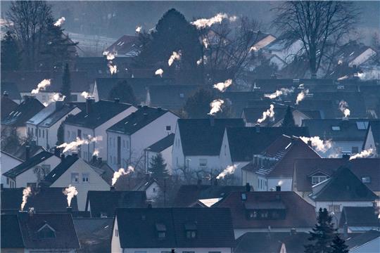 Der Weg zur Klimaneutralität ist noch sehr, sehr weit.  Foto: Armin Weigel/dpa