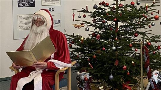 Der Weihnachtsmann im Hahnenkleer Kurhaus.