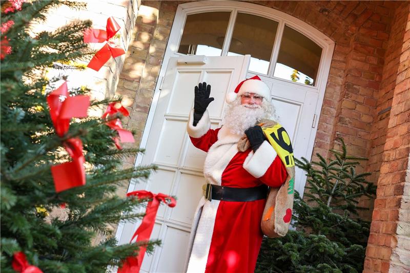 Bereits 2800 Weihnachtswunschzettel in Himmelpfort Der Weihnachtsmann in Himmelpfort - bald macht er sich wieder auf den Weg.