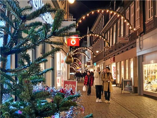 Der Weihnachtsmarkt hat den Geschäften in der Goslarer Fußgängerzone vermehrt Kunden und Umsatz beschert. Foto: Archiv