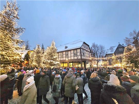 Der Weihnachtsmarkt ist ein Publikumsmagnet, doch dieses Jahr gibt es nur lizenzfreie Begleitmusik. Foto: Sowa