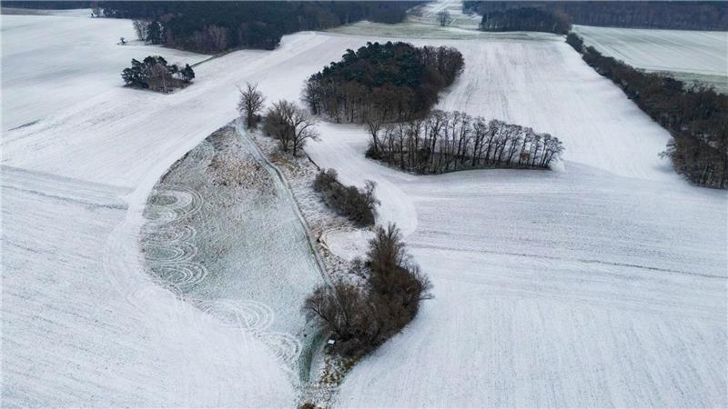 Wintereinbruch mit fatalen Folgen – Unfälle und Tote Der Winter bleibt laut DWD noch eine Weile in Deutschland.
