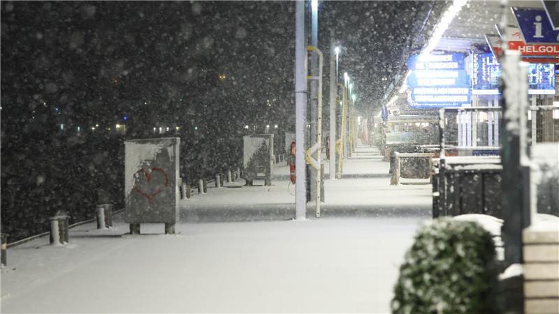 Kurzes Wintergastspiel im Norden mit Verkehrsproblemen Der Winter gibt ein kurzes Gastspiel in Hamburg.