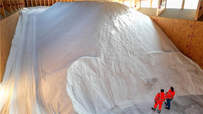 Der Winter kann kommen: 4400 Tonnen Streusalz liegen in der Salzhalle der Stadtreinigung Leipzig bereit. 