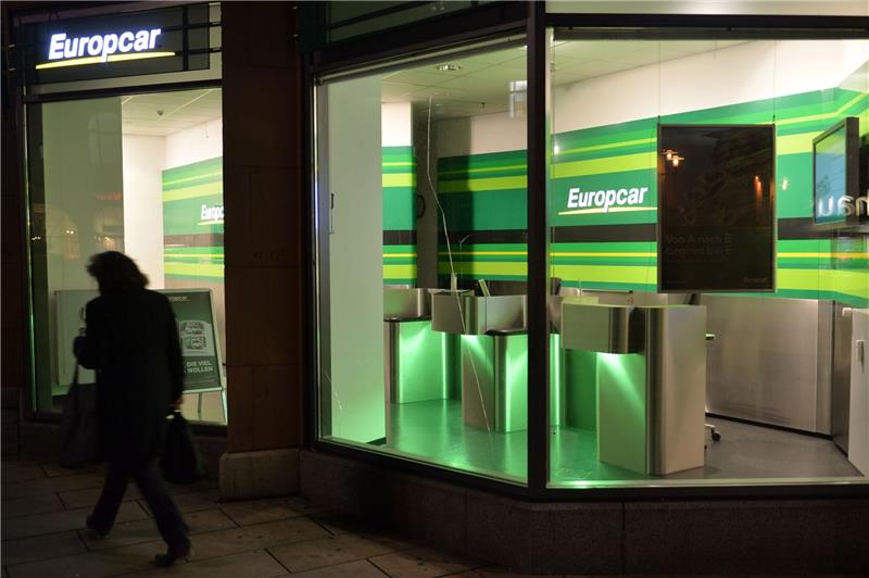 VW führt Europcar und Euromobil zusammen Der Wolfsburger Autokonzern Volkswagen fusioniert seine beiden Mietwagenanbieter Europcar und Euromobil.