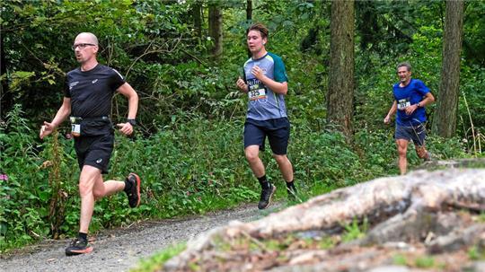 Der Zehn-Teiche-Marathon in Hahnenklee bietet eine Mischung aus viel Natur und sportlicher Herausforderung.