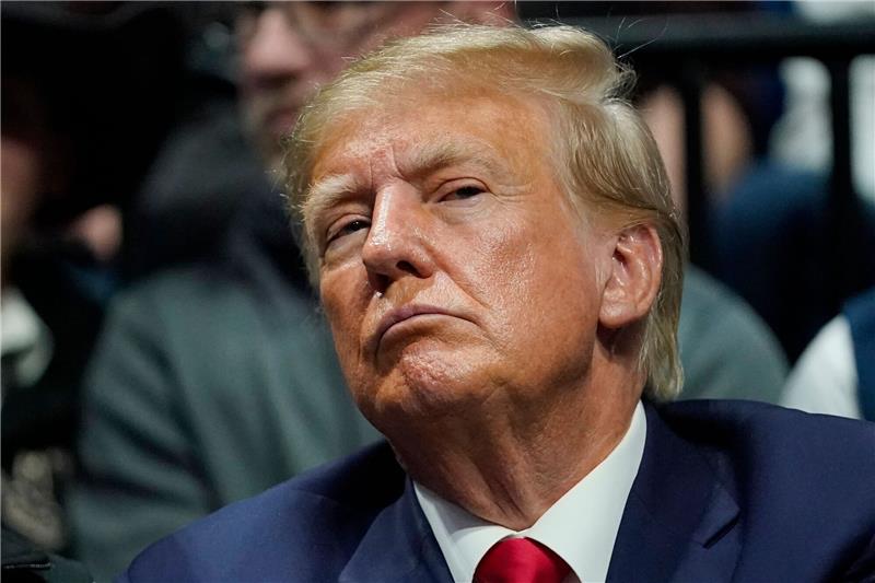 Zivilprozess wegen Vergewaltigungsvorwurf startet ohne Trump Der Zivilprozess wegen eines Vergewaltigungsvorwurfs gegen den ehemaligen US-Präsidenten Donald Trump beginnt.