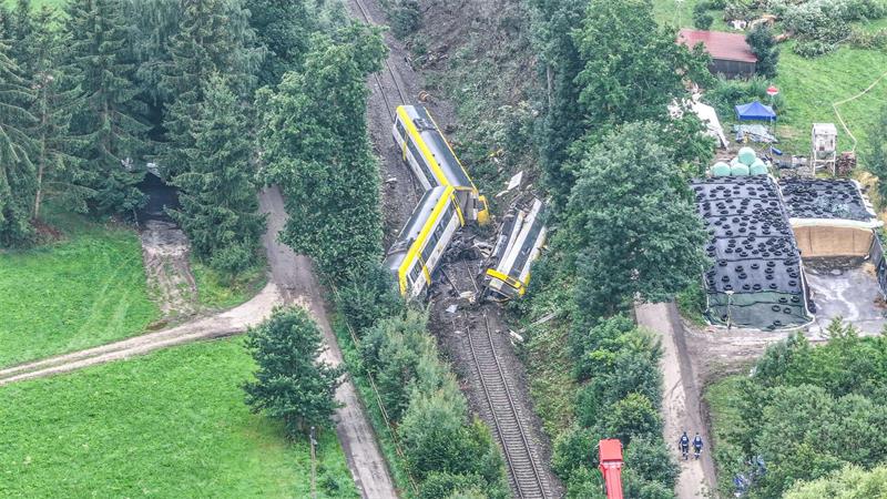 Der Zug entgleiste laut Bericht gegen 18.08 Uhr. (Archivfoto)