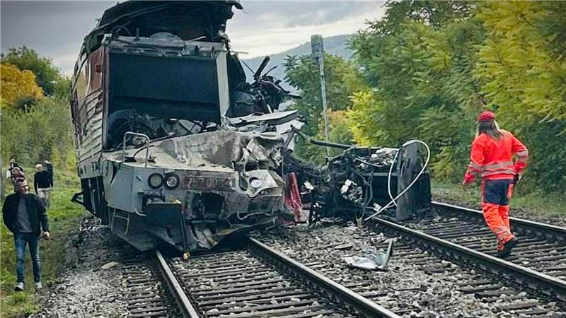 Viele Verletzte bei Zugkollision in der Slowakei Der Zusammenstoß der beiden Personenzüge ereignete sich nahe dem Dorf Jablonov nad Turnou im Südosten der Slowakei, nahe der Grenze zu Ungarn.