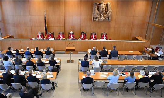 Der Zweite Senat des Bundeverfassungsgerichts verhandelt ab heute über die Wahlprüfungsbeschwerde der Unionsfraktion im Bundestag.