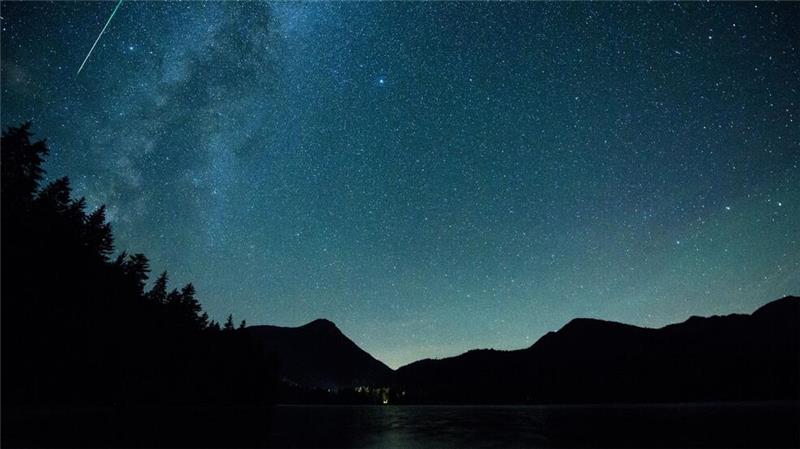 Astronomische Jahresvorschau - Sonne, Mond und Sterne 2025 Der aktivste Meteorstrom des Jahres macht sich in der zweiten Augustwoche bemerkbar: die Perseïden. (Archivbild)