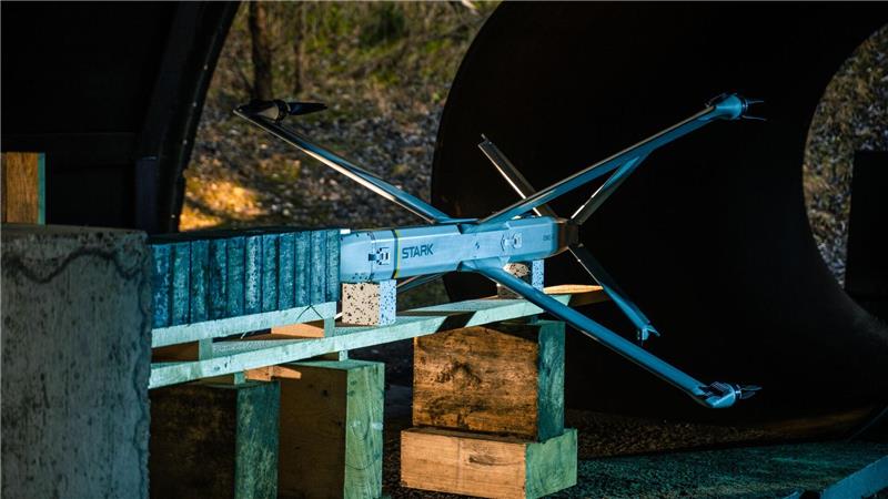 Der als erfolgreich bezeichnete Industrietest soll die Grundlage dafür legen, um die Bundeswehr zügig mit der Drohnenwaffe ausstatten zu können, teilten die Unternehmen nach dem Test mit.