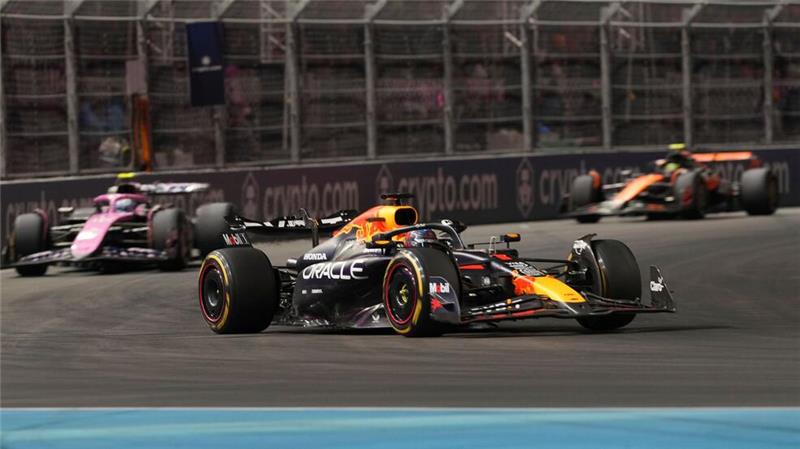 Vier mit Bier: Verstappens WM-Party in der Nacht von Vegas Der alte und neue Weltmeister: Max Verstappen.