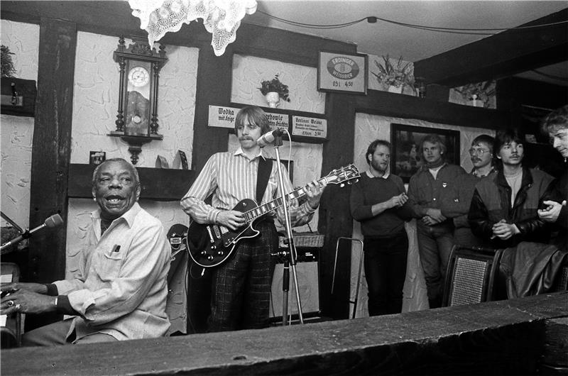 Der amerikanische Blues-Sänger und Pianist Champion Jack Dupree, 1992 verstorben, war einer der Berühmtheiten, die in der Klöndeele auftraten.  Archivfotos: Epping