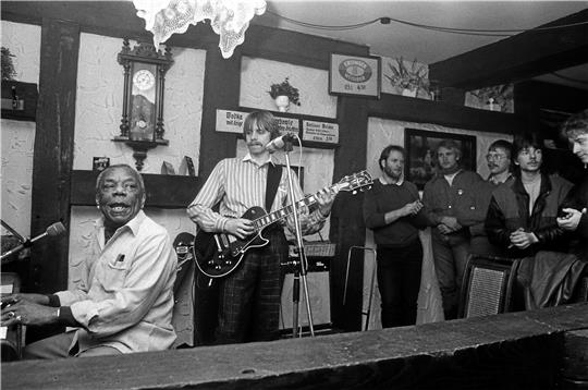 Der amerikanische Blues-Sänger und Pianist Champion Jack Dupree, 1992 verstorben, war einer der Berühmtheiten, die in der Klöndeele auftraten.  Archivfotos: Epping