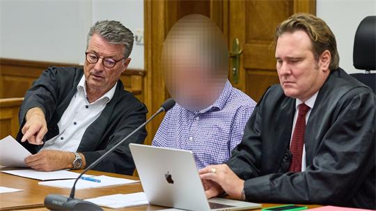 Der angeklagte Landwirt hat die Tötung seiner Ehefrau vor Gericht gestanden. 