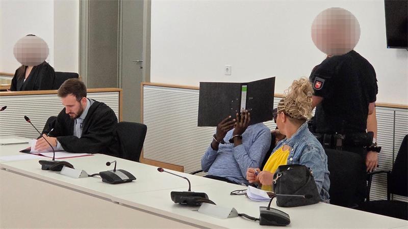 Der angeklagte Pfleger kann sich nach eigenen Angaben nicht an eine Tat erinnern. 