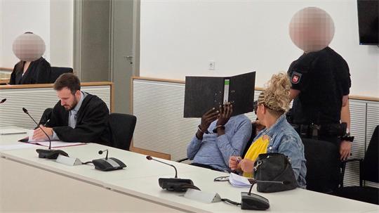 Der angeklagte Pfleger kann sich nach eigenen Angaben nicht an eine Tat erinnern. 