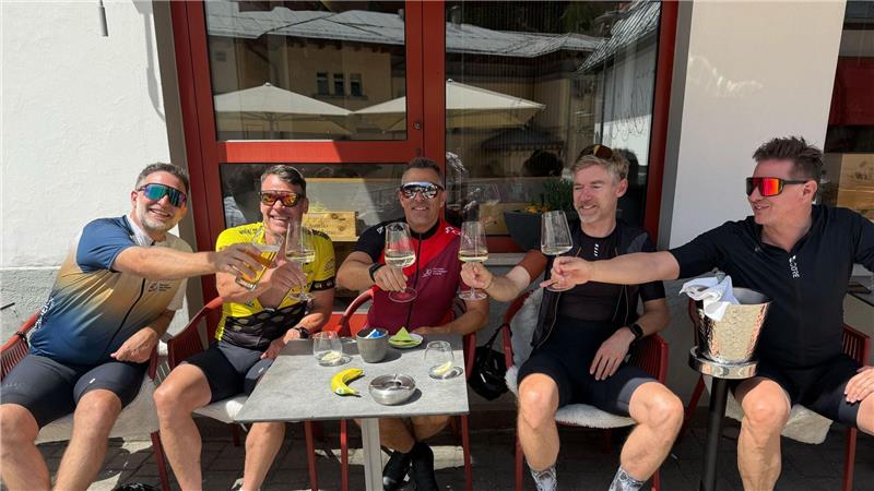 Alpenpass wieder frei - Wo sind die Urlauber? Der autofreie Tag am Brenner machte vielen Radfahrern besonders gute Laune.