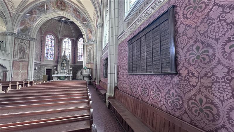 Worüber die Besucher in der Harzburger Lutherkirche jetzt staunen Der beeindruckende Wandteppich an der Südwand.