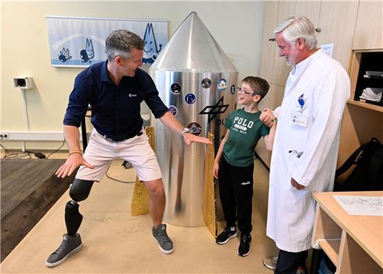 Der behinderte Astronaut John McFall möchte ein Vorbild für Kinder sein.