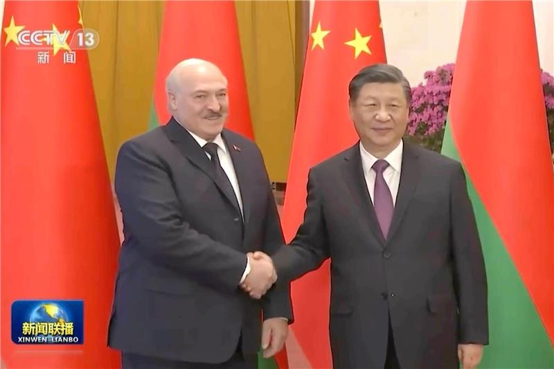 Lukaschenko und Xi wollen Zusammenarbeit ausbauen Der belarussische Machthaber Alexander Lukaschenko und der chinesische Staats- und Parteichef Xi Jinping wollen die Beziehungen ihrer Länder weiter stärken.