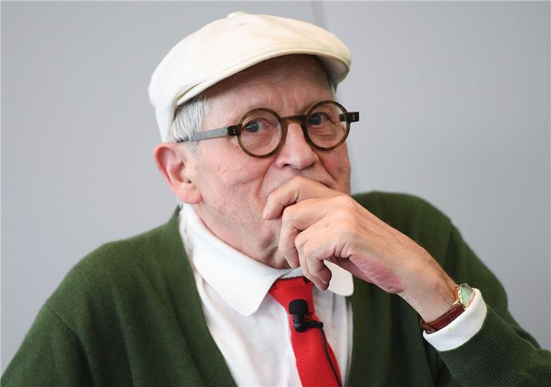 Kunst von David Hockney jetzt multimedial erlebbar Der britische Künstler David Hockney hat rund drei Jahre an der multimedialen Schau gearbeitet.