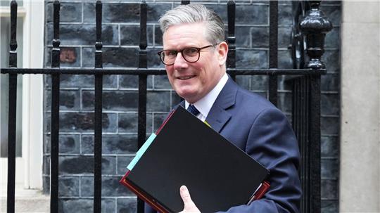 Der britische Premier Keir Starmer wird die verschärften Regeln bei einer Pressekonferenz erläutern. (Archivfoto)