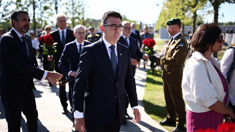 Kiew feiert Unabhängigkeit: Milliarden für Kampf gegen Putin Der britische Premierminister Andy Burnham sicherte der Ukraine bei einem Besuch in Kiew weitere militärische Unterstützung zu.