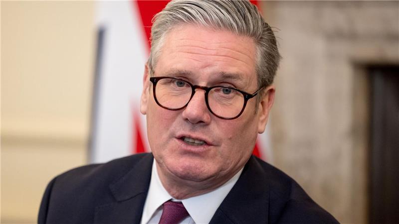 Der britische Premierminister Keir Starmer traf sich mit den Machern der Fernsehserie „Adolescence“ sowie mit Wohlfahrtsverbänden und jungen Menschen in der Downing Street 10 in London, um sich die Erfahrungen der Kinder von heute anzuhören und die von der Fernsehserie aufgeworfenen Fragen zu erörtern.
