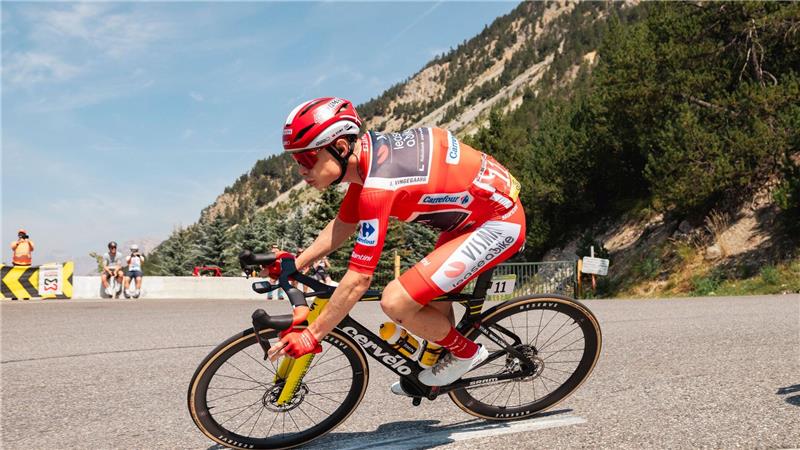 Vuelta: Vingegaard verliert Rot - Turner gewinnt Etappe Der dänische Rad-Star Jonas Vingegaard im Roten Trikot des Gesamtführenden.