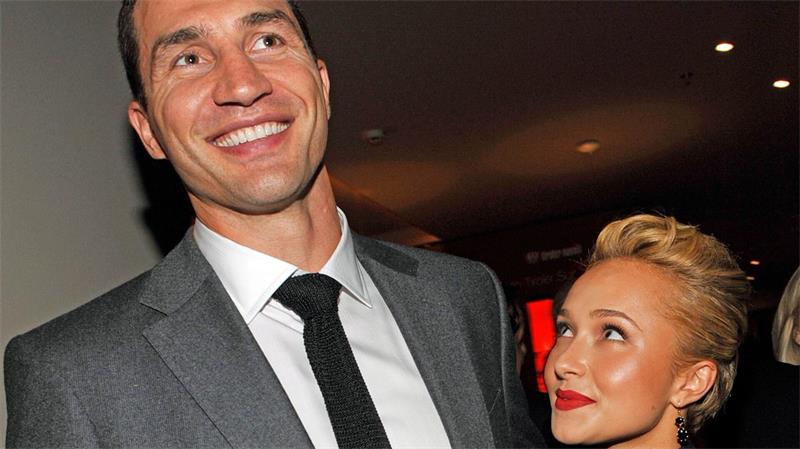 Klitschko tieftraurig über Tod von Ex-Verlobter Panettiere Der damalige Boxweltmeister Wladimir Klitschko und die US-Schauspielerin Hayden Panettiere bei einer Benefizveranstaltung im Jahr 2010. (Archivbild)