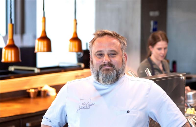 Sterne-Koch nach Berlin-Flucht erfolgreich in Estland Der deutsche Sternekoch Matthias Diether in seinem Restaurant «180° by Matthias Diether» in Tallinn.