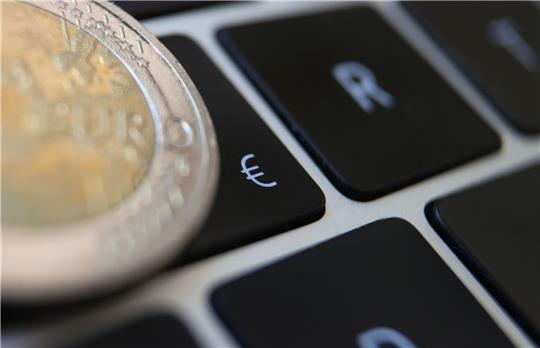 Der digitale Euro soll demnach gesetzliches Zahlungsmittel werden, Schein und Münze aber nicht ersetzen (Symbolbild).