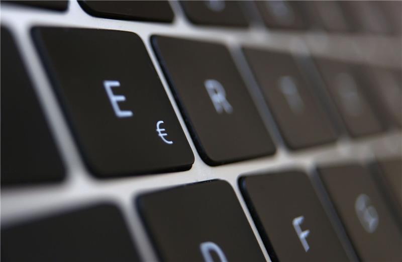 EZB treibt Arbeit am digitalen Euro voran Der digitale Euro soll laut EZB und EU-Kommission eine Ergänzung zu Schein und Münze, kein Ersatz für Bargeld.