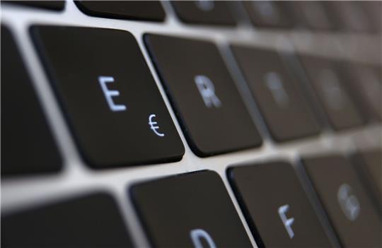 Der digitale Euro soll laut EZB und EU-Kommission eine Ergänzung zu Schein und Münze, kein Ersatz für Bargeld.