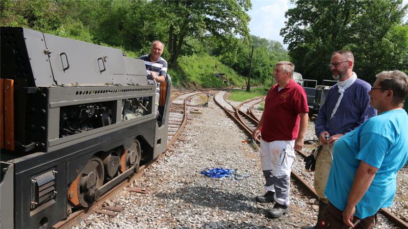 Flotte Fahrten mit der Grubenbahn locken am Samstag nach Döhren Der ehemalige "Bahnhof" am Schroederstollen wird am Samstag der Ausgangspunkt für Fahrten mit der historischen Grubenbahn.