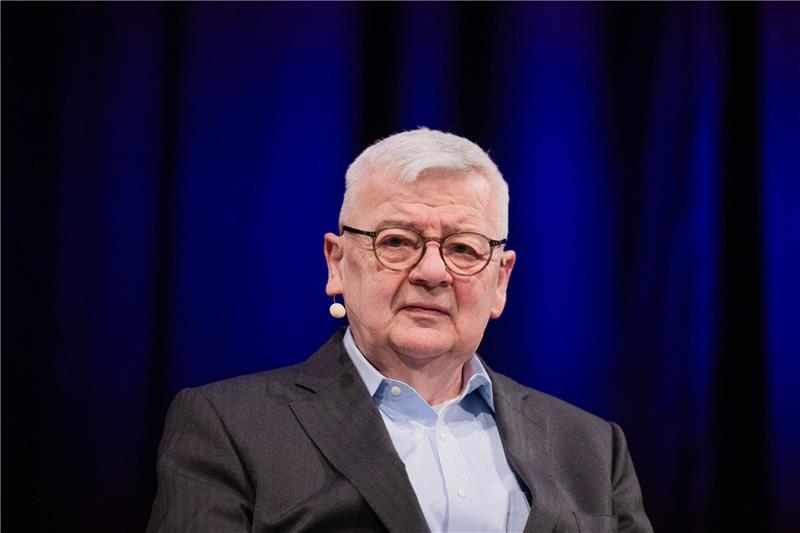 Joschka Fischer: Europa muss abschreckungsfähig werden Der ehemalige Bundesaußenminister Joschka Fischer beim Literaturfestival Lit.Cologne.