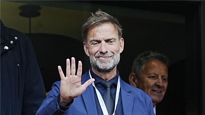 Ex-Coach Klopp mittendrin bei Liverpools Meister-Sause Der ehemalige Liverpooler Trainer Jürgen Klopp feierte auf der Ehrentribüne mit.