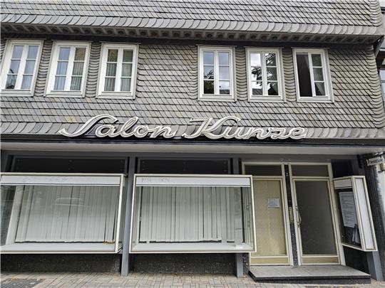 Der ehemalige Salon Kunze ist einer von drei leer stehenden Immobilien, für die es ein Nachnutzungskonzept gibt.  Foto: Sowa