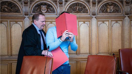 Der ehemalige Tanztrainer ist seit April 2025 in Untersuchungshaft. 