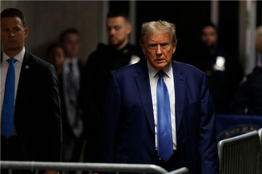 Der ehemalige US-Präsident Donald Trump auf dem Weg zu einem weiteren Gerichtsttermin in New York.