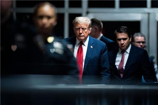 Der ehemalige US-Präsident Donald Trump zahlte 130.000 US-Dollar Schweigegeld an eine Pornodarstellerin.