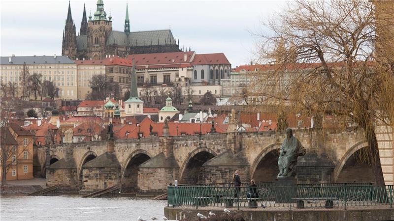 Prag sagt Nein zu Miet-E-Scootern Der erste Stadtbezirk ließ Anfang Oktober ein lokales Referendum zu dem Thema abhalten. (Archivbild)