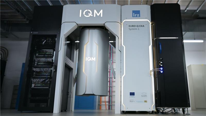 Der europäische Quantencomputer Euro-Q-Exa des finnischen Unternehmens IQM in Garching bei München. In dem Rechner steckt auch deutsche Technologie. (Archiv)