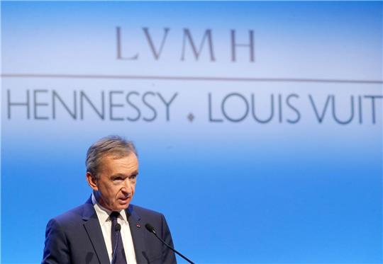 Der französische Millardär Bernard Arnault ist der  Vorsitzende des Luxusgiganten LVMH.