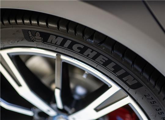 Der französische Reifenhersteller Michelin will über 1500 Stellen abbauen.