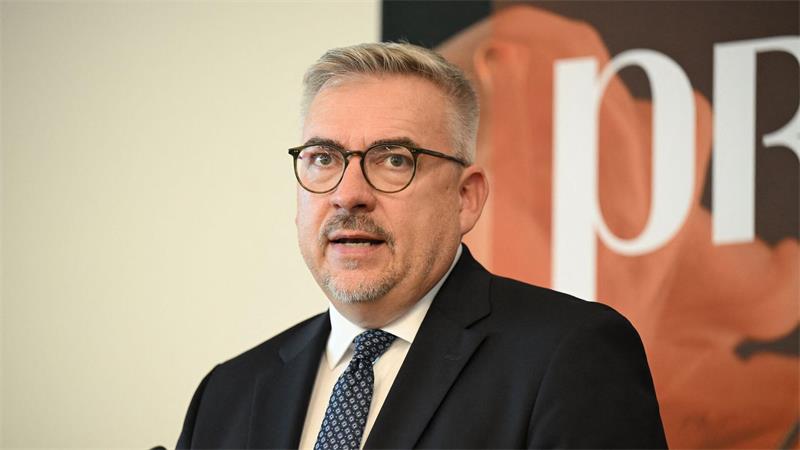Der frühere FDP-Bundespolitiker und jetzige Tabaklobbyist Jan Mücke befürchtet, dass der Zigaretten-Schwarzmarkt zunehmen wird.