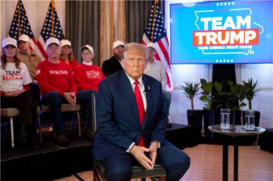 Der frühere US-Präsident und republikanische Präsidentschaftskandidat Donald Trump nimmt an einer virtuellen Kundgebung in Iowa teil.